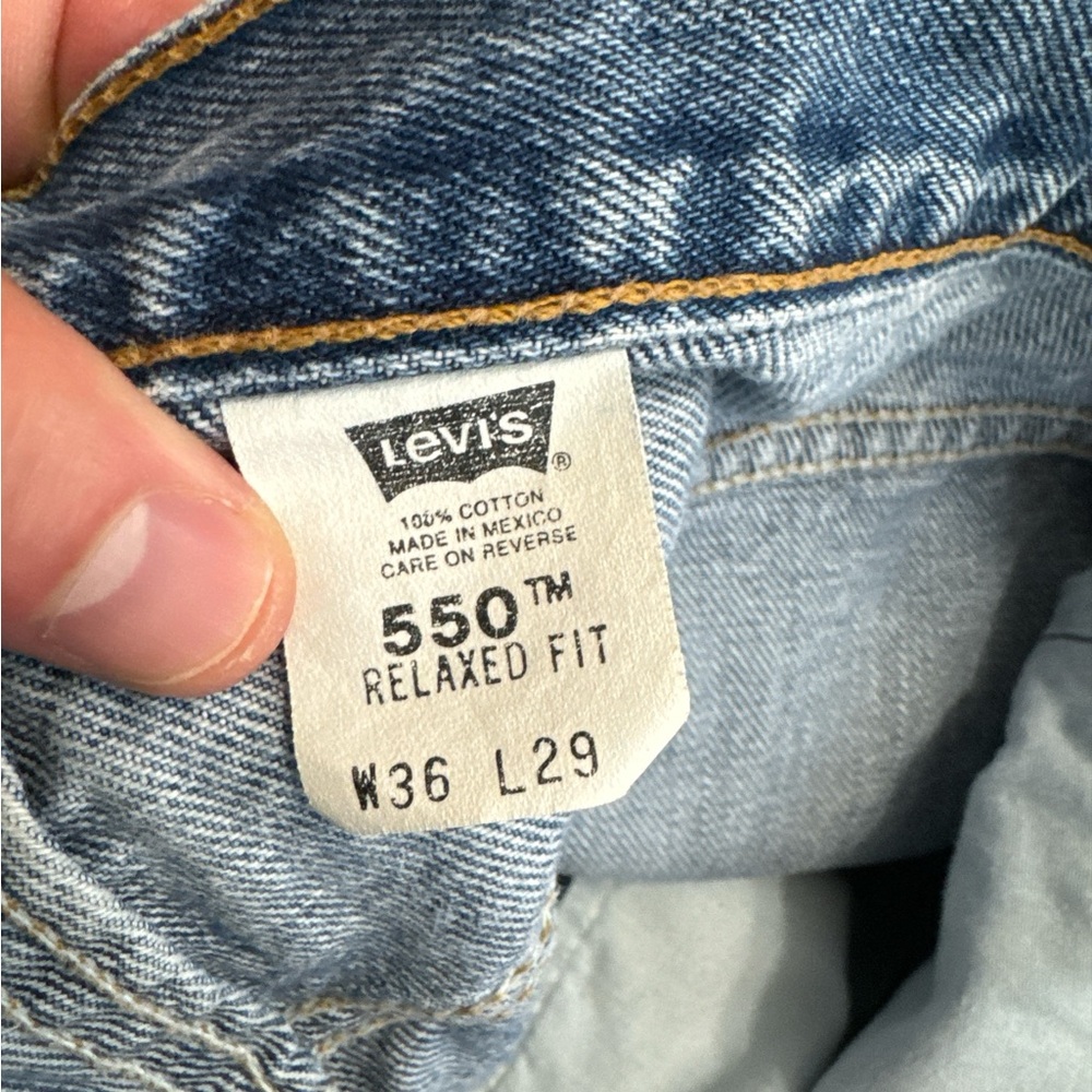 Vintage Men’s Levi’s 550‎ Relaxed Fit Size 36x29 2002 Medium Wash Denim Jeans - Picture 11 of 12
